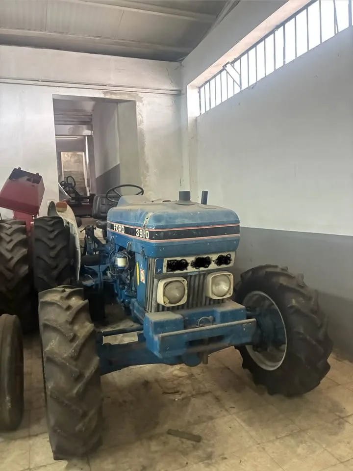 Trator Ford 3910 usado