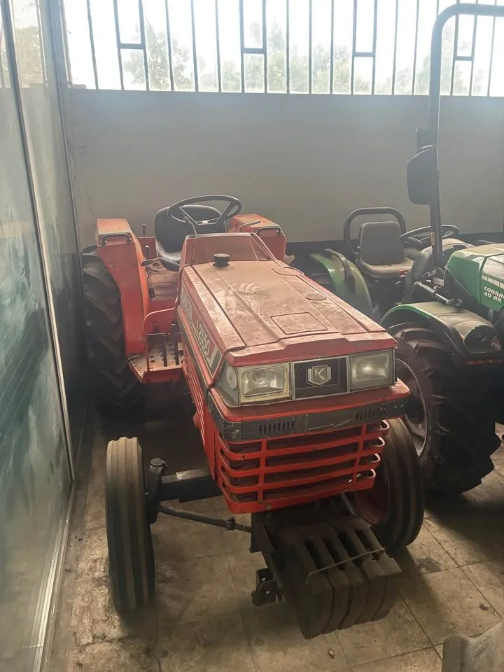 Trator Kubota L2550 usado