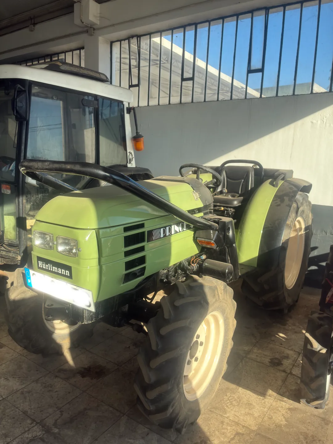 Trator Hurlimann Prince 445 usado