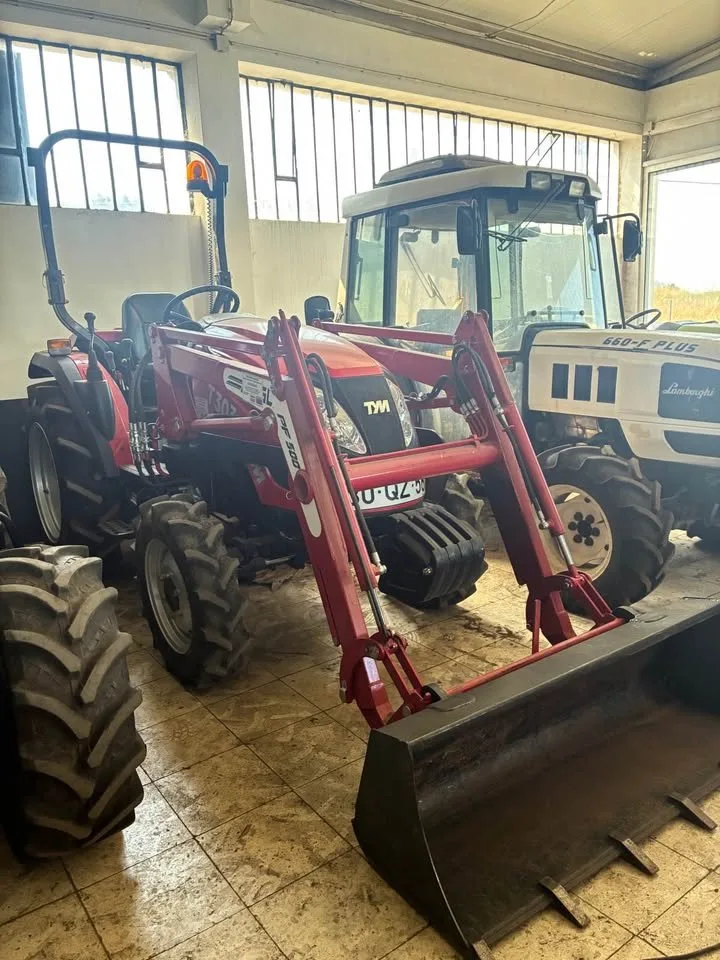 Trator TYM T303 — Carregador Frontal vendido