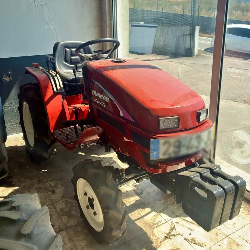 Trator Yanmar KE-40 usado